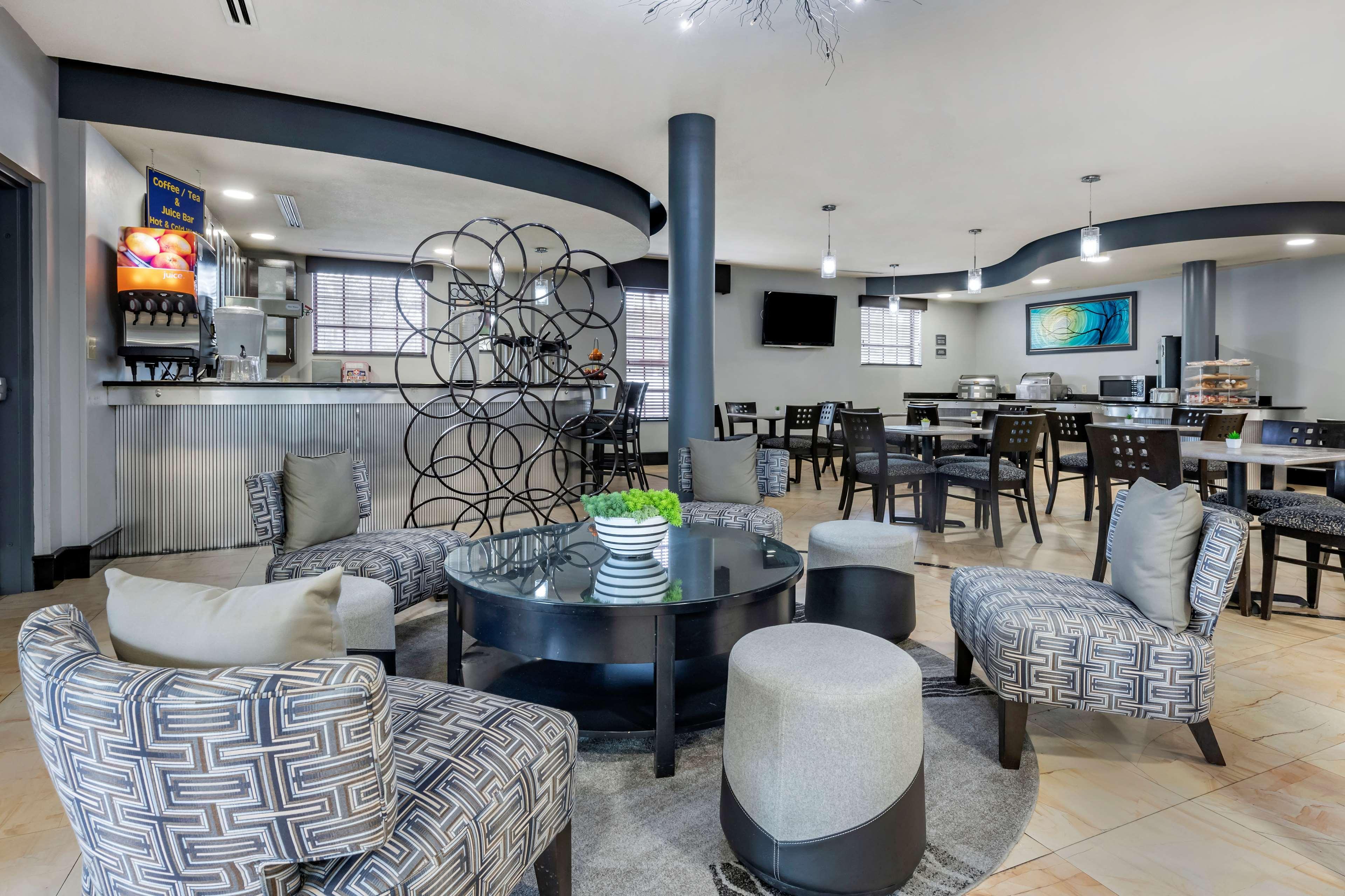 Best Western Plus Gateway Hotel