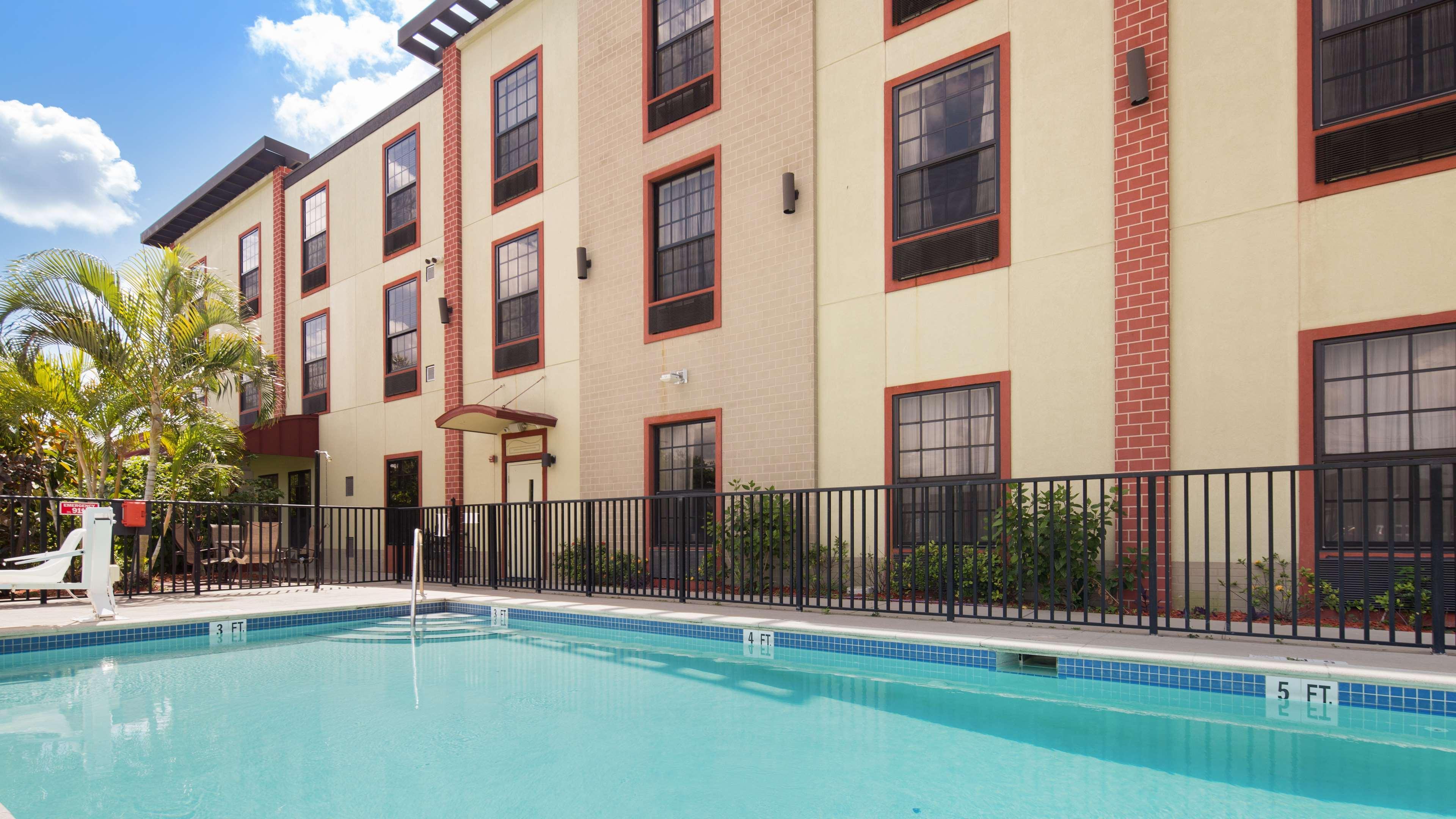 Best Western Plus Gateway Hotel